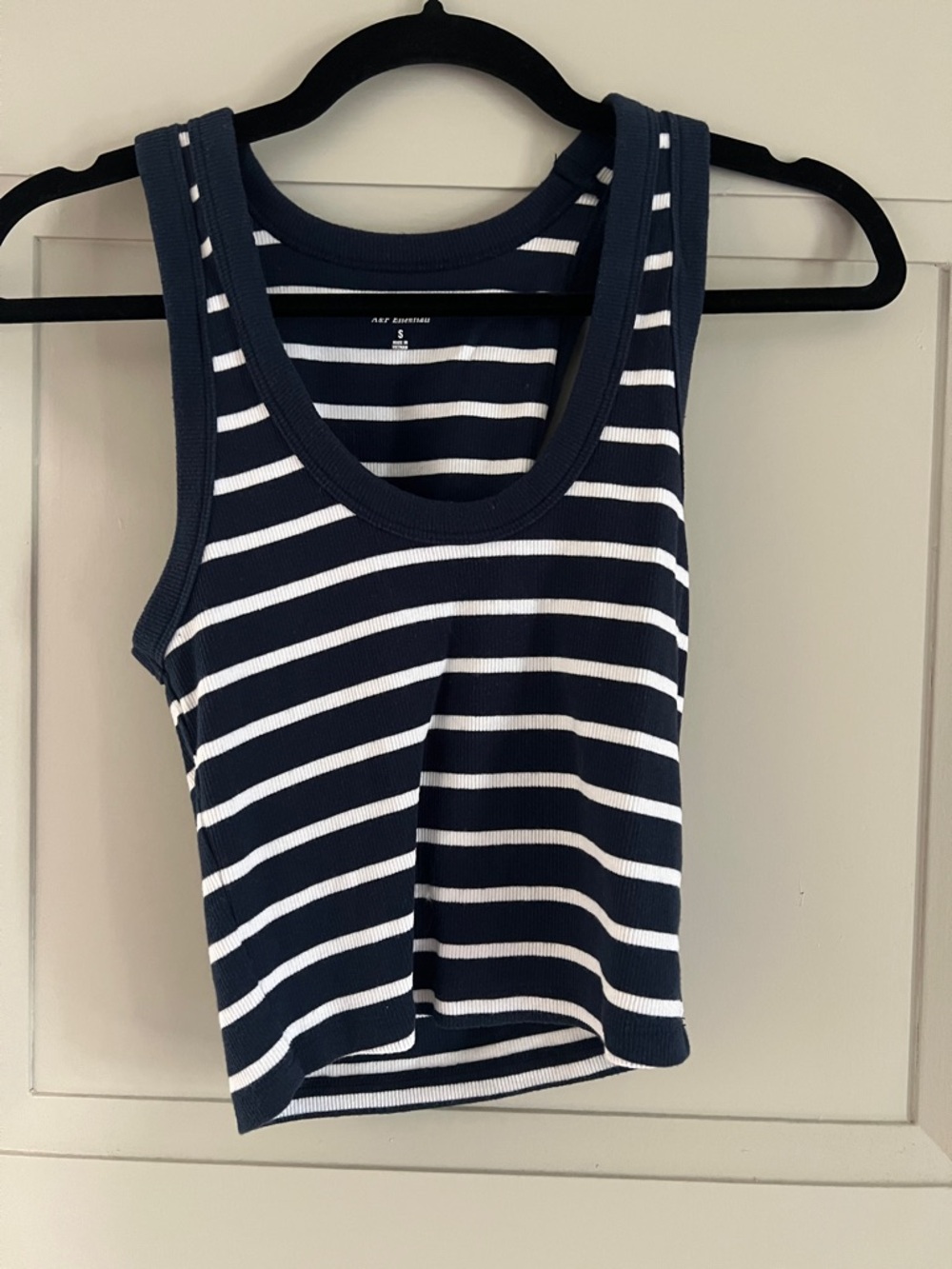 Abercrombie & Fitch Navy and White Striped Ribbed Crop Tank - Picture 1 of 1